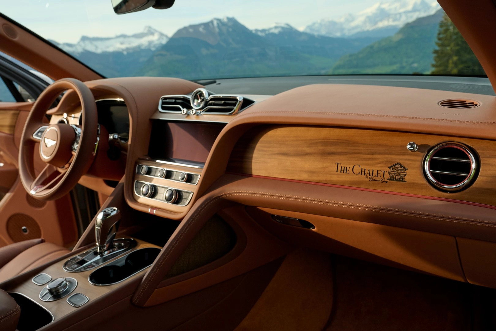 Bentley Bentayga EWB Chalet Edition: il SUV che diventa uno chalet alpino