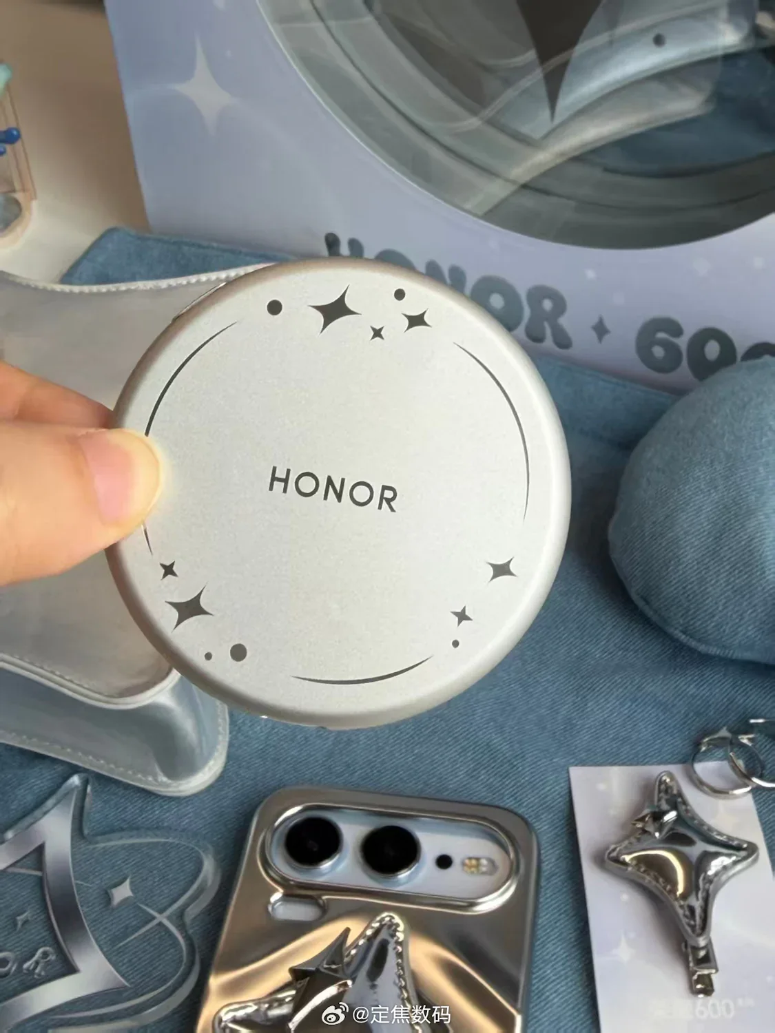 HONOR-schermo-magnetico-2.png Honor