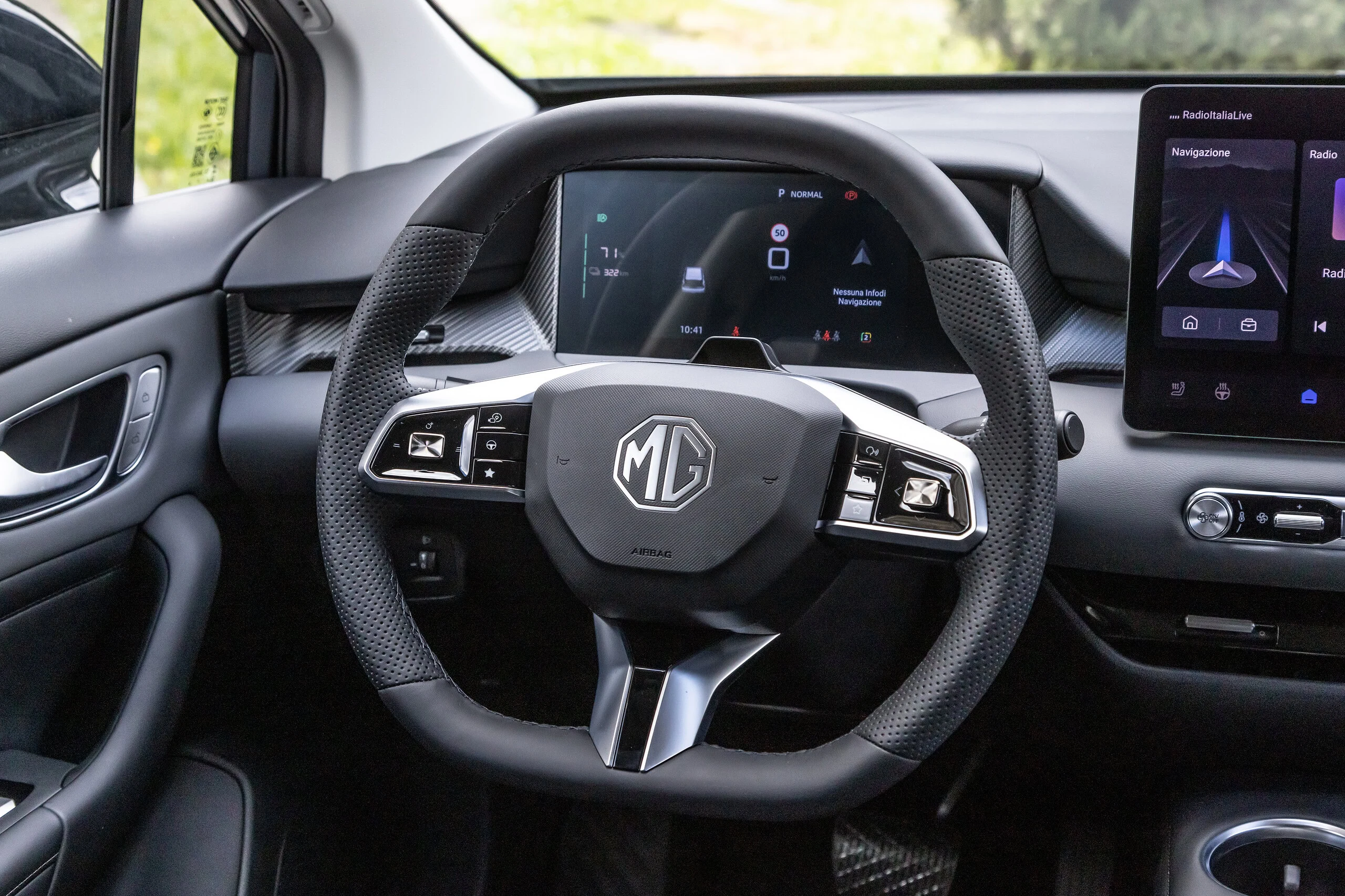 MG4 EV LUX 2026-44