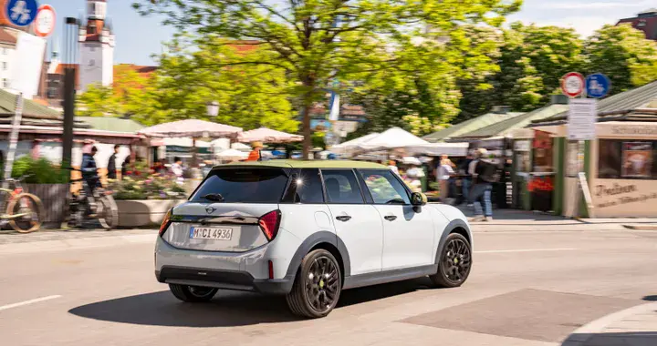 MINI Paul Smith Edition: la nuova auto in serie speciale stupisce