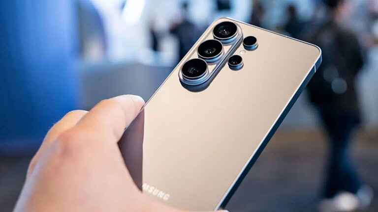 Samsung Galaxy S27: display OLED cinesi di BOE per il modello base