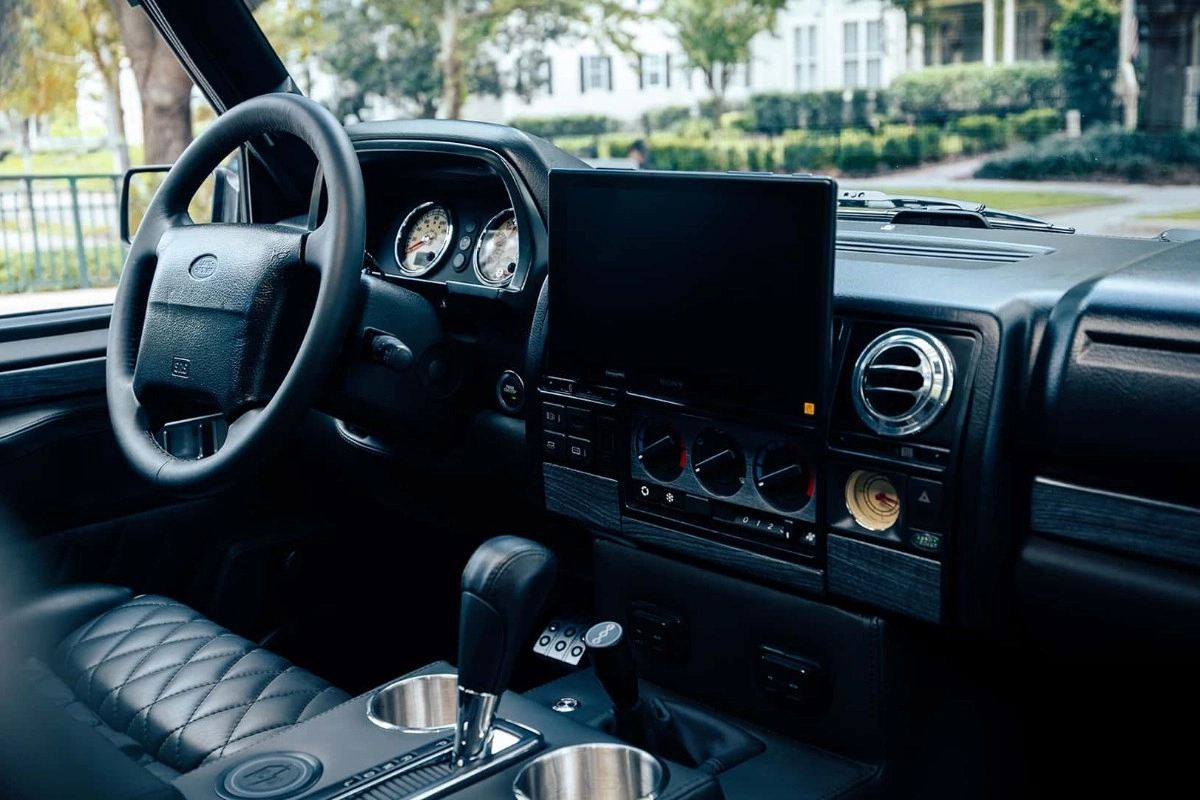Range Rover restomod con V8 da 800 CV è una belva