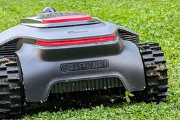 Mova LiDAX Ultra AWD 2000: il robot tagliaerba che doma ogni giardino