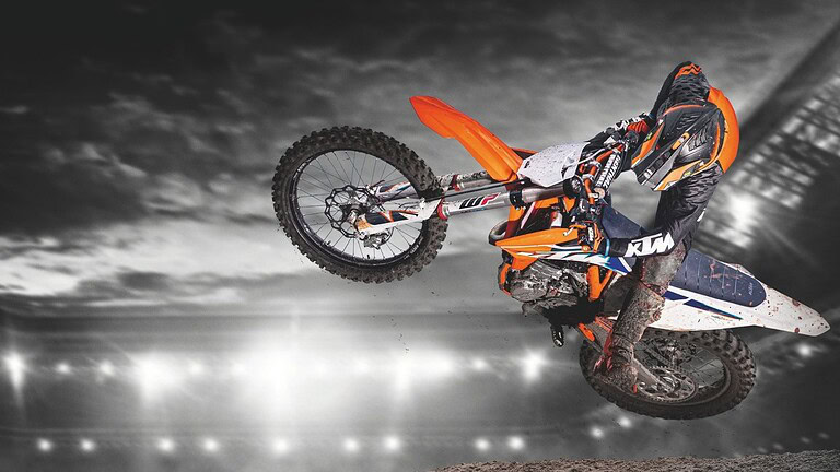 KTM accusata di vendere moto da cross truccate come stradali