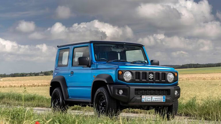 Suzuki Jimny elettrico, il render che lo trasforma in mezzo lunare
