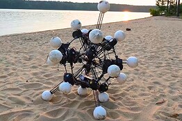 Argus, il robot sferico della Duke University con 20 gambe e occhi ovunque