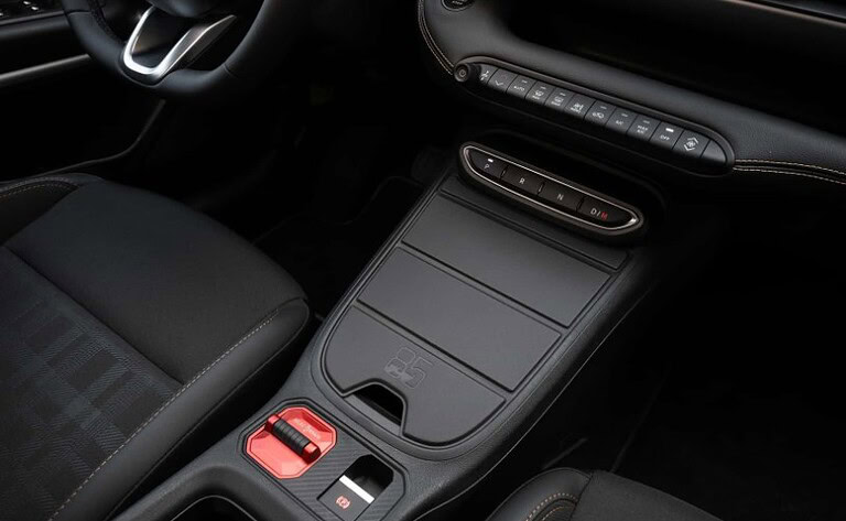 Jeep Avenger 2026 interni - caratteristiche Jeep Avenger 2026 interni - caratteristiche
