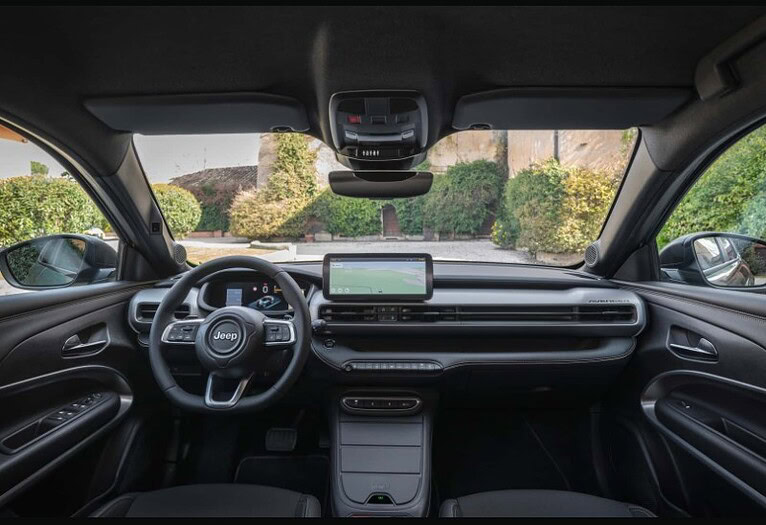 Jeep Avenger 2026 interni - funzionalità Jeep Avenger 2026 interni - funzionalità