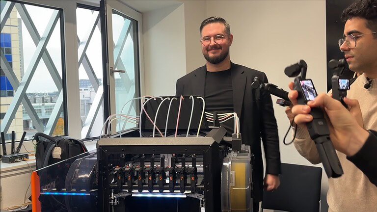 Bambu Lab, Josef Prusa lancia l'allarme: "software è una scatola nera - Bambu Lab software