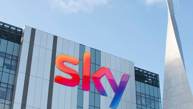 Sky trascina Dazn e TIM in tribunale: in ballo fino a 1,9 miliardi