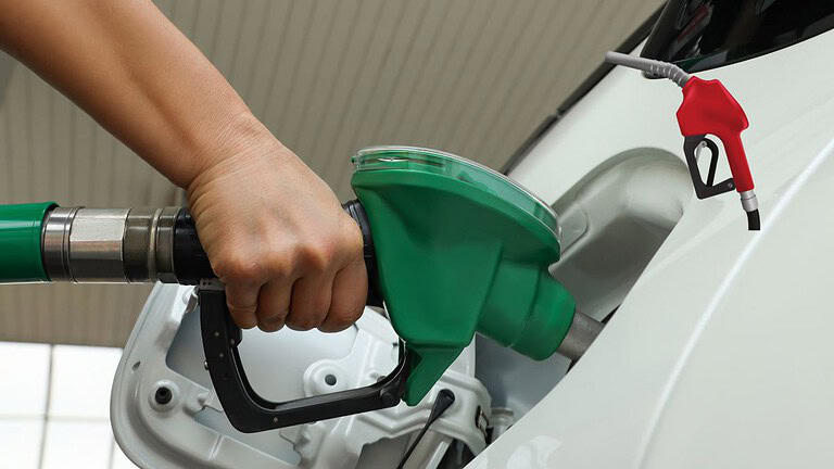 Benzina a 1,9€ al litro: è il prezzo più alto da due anni