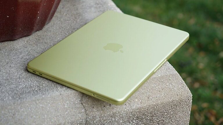 MacBook Neo: Apple vuole raddoppiare la produzione, ma c'è un problema
