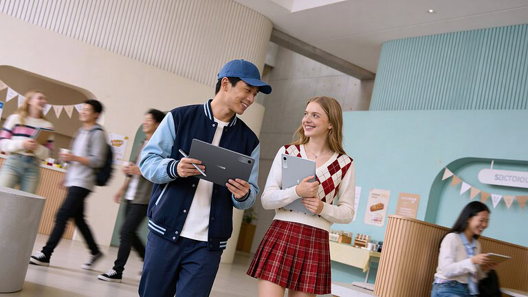 Tecnologia e benessere: per l'88% degli studenti italiani i device aiutano a gestire lo stress