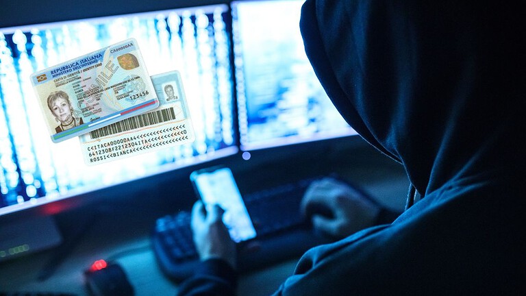 Carta d'identità elettronica manomessa: rischi penali enormi