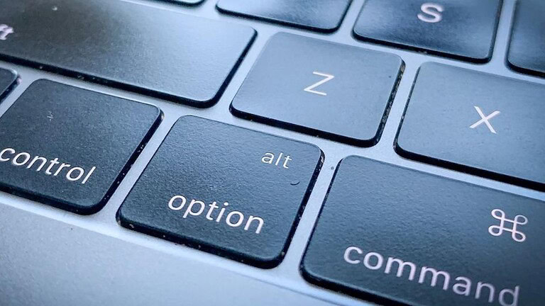 MacBook Pro OLED: Samsung avvia la produzione, ecco quando arriva