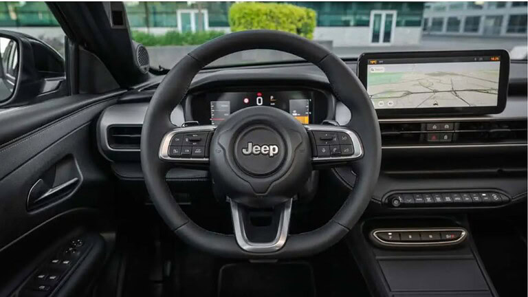 Jeep Avenger 2026: gli interni del restyling cambiano tutto