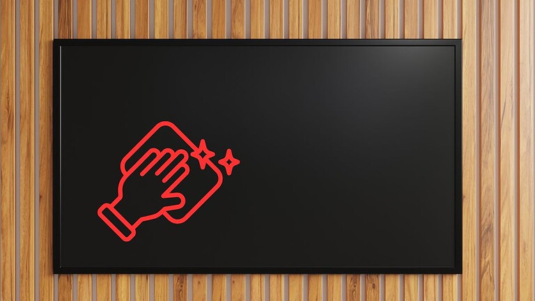 Pulire lo schermo della TV: l'errore che quasi tutti commettono