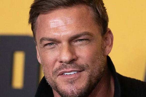 Reacher: Alan Ritchson firma un accordo esclusivo con Amazon