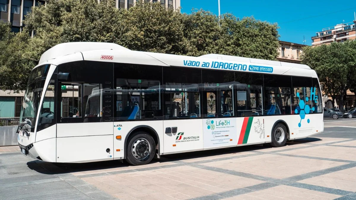 Terni, autobus a idrogeno alimentati con scarti industriali: il progetto unico