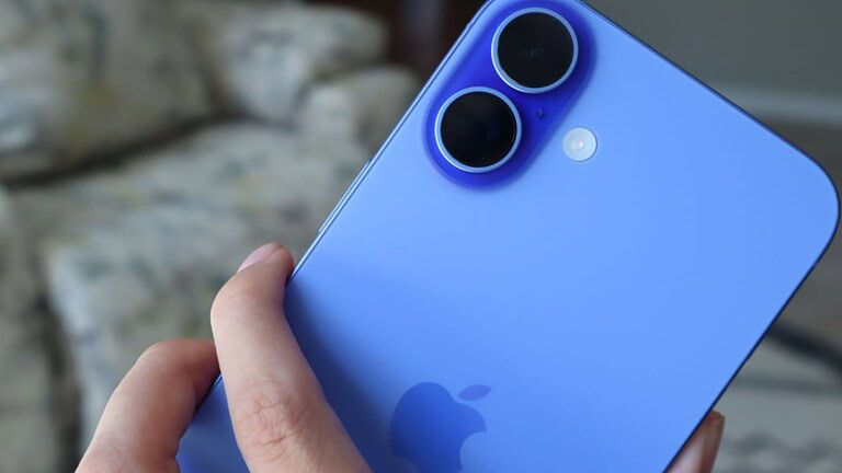 iPhone 19 Pro: display curvo sui 4 lati e fotocamera invisibile?