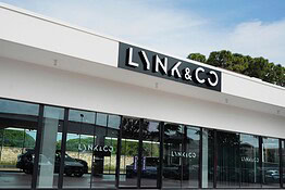 Lynk & Co accelera in Italia: inaugurato il primo showroom a Bari