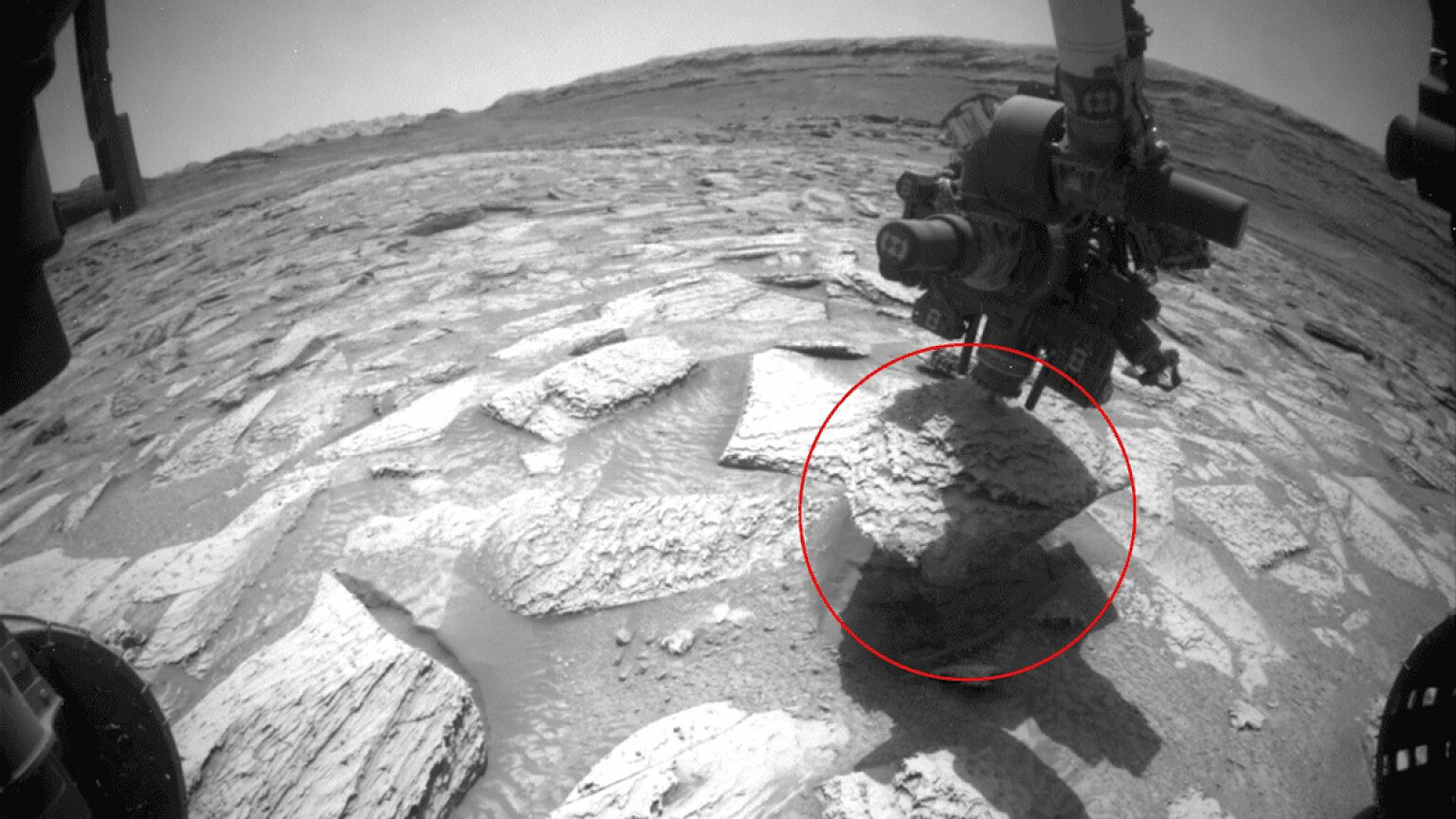Curiosity si è incastrato in una roccia su Marte: come l'ha liberato la NASA - Curiosity incastrato roccia Marte