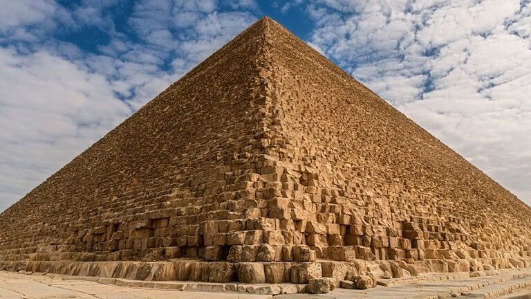Grande Piramide di Giza: svelato il segreto che la protegge dai terremoti