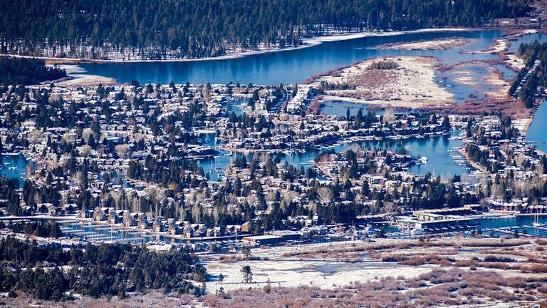 Lake Tahoe senza energia: 49.000 residenti sacrificati per i data center - Lake Tahoe energia data