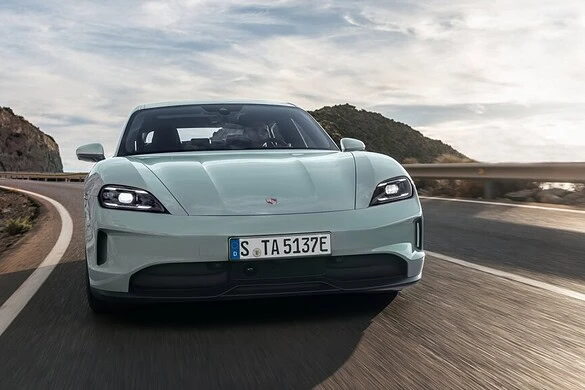 Porsche Taycan, produzione fermata: vendite crollate del 19%