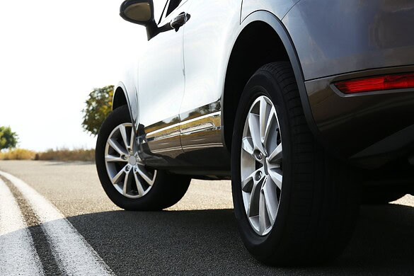 Auto in Italia un lusso necessario: l’82% non rinuncia, ibrido in testa