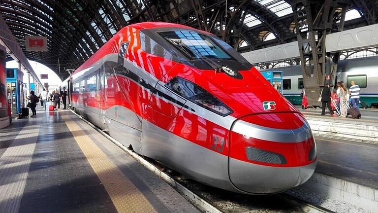 Trenitalia, attacco hacker: rubati dati dei clienti, password salve