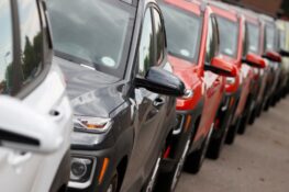 Mercato auto Italia maggio 2026: +7,6%, ma il 2019 resta lontano