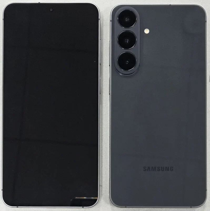 Samsung Galaxy S26 FE spunta per la prima volta in una foto dal vivo