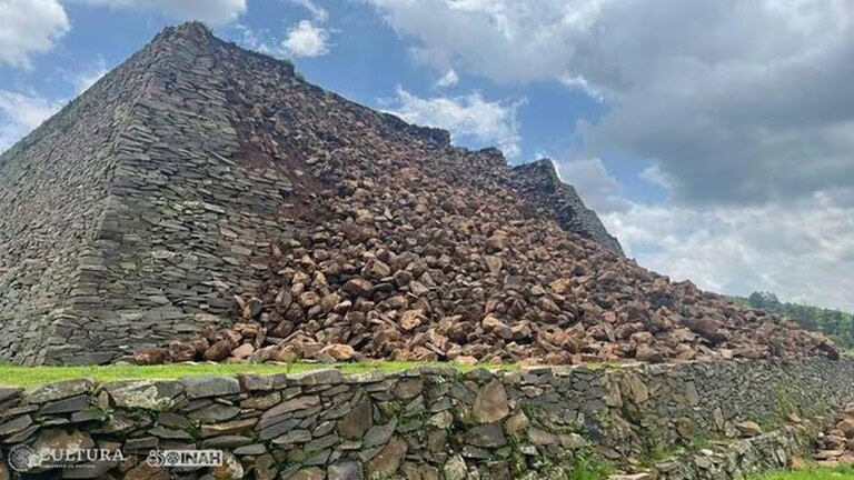 Piramide millenaria crollata in Messico: il clima estremo distrugge Ihuatzio