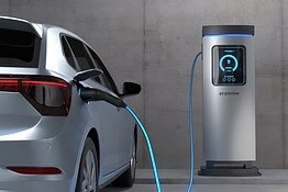 Auto elettriche, l’Italia vola: +75,2% di immatricolazioni nel 2026