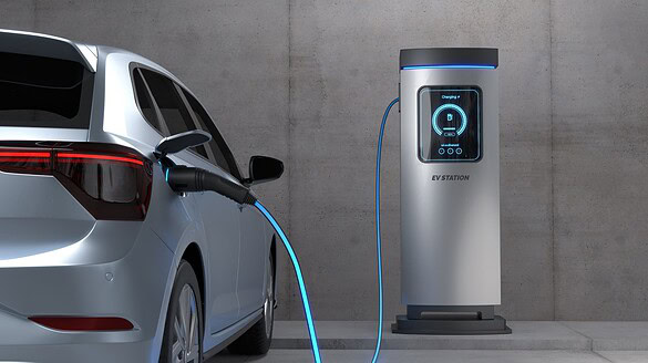 Auto elettriche, l’Italia vola: +75,2% di immatricolazioni nel 2026
