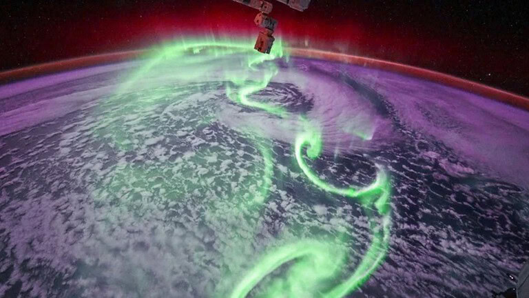 Aurora australe vista dalla ISS: gli scatti mozzafiato di Sophie Adenot