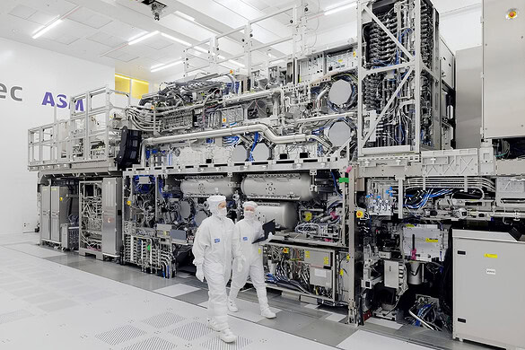 Cina, la sfida dei chip senza ASML: così Pechino aggira i blocchi USA