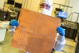 CoPoS, TSMC accelera sui substrati in vetro: chip AI più economici del 30%