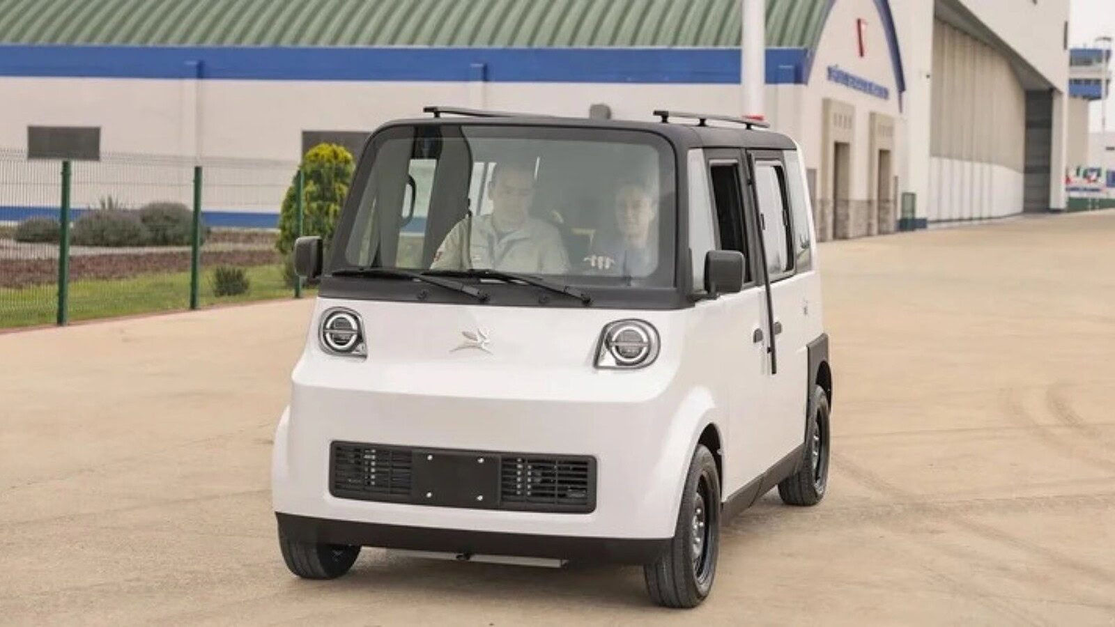 Olinia, la microcar elettrica del Messico che ospita fino a sei persone