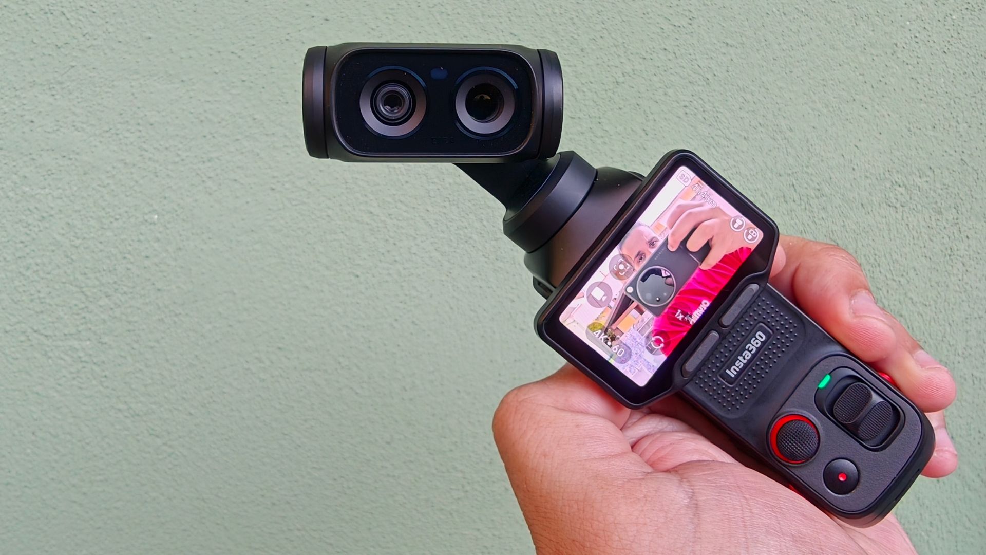 Insta360 Luna Ultra: la nuova pocket camera con gimbal incorporato | RECENSIONE