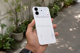Nothing Phone (4b) si mostra dal vivo: ecco le foto reali in tre colori