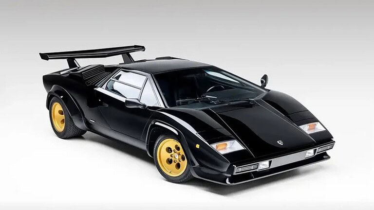 Lamborghini Countach LP5000 QV all'asta: restauro da oltre 570.000 euro