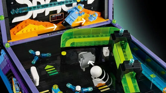 flipper LEGO spaziale - dettaglio LEGO lancia il flipper spaziale Icons: 2.274 pezzi e si gioca davvero