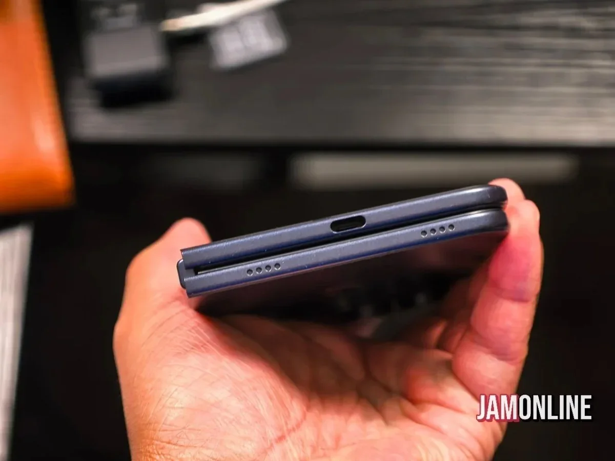 iPhone Ultra pieghevole nero: ecco il dummy che ne svela lo spessore