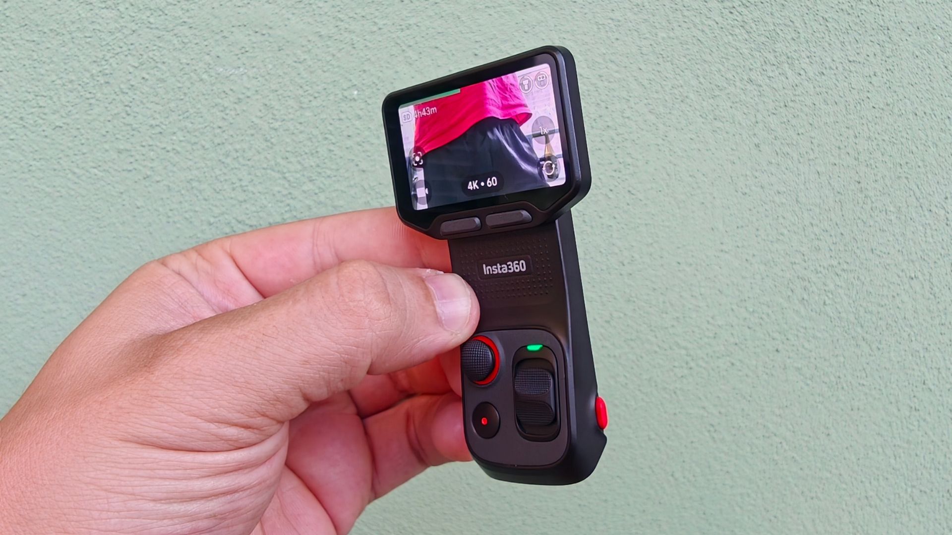 Insta360 Luna Ultra: la nuova pocket camera con gimbal incorporato | RECENSIONE