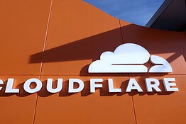 Cloudflare potenzia il WAF: difese automatiche basate sugli attacchi passati