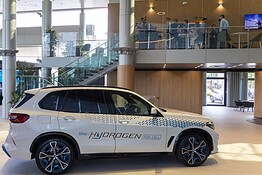 BMW a idrogeno: pieno in 5 minuti e 750 km di autonomia