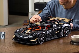 LEGO: ecco il nuovo set Technic Koenigsegg Sadair’s Spear, la hypercar in 4.104 pezzi