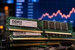 DDR2, la crisi dei chip fa impennare i prezzi delle memorie di 23 anni fa